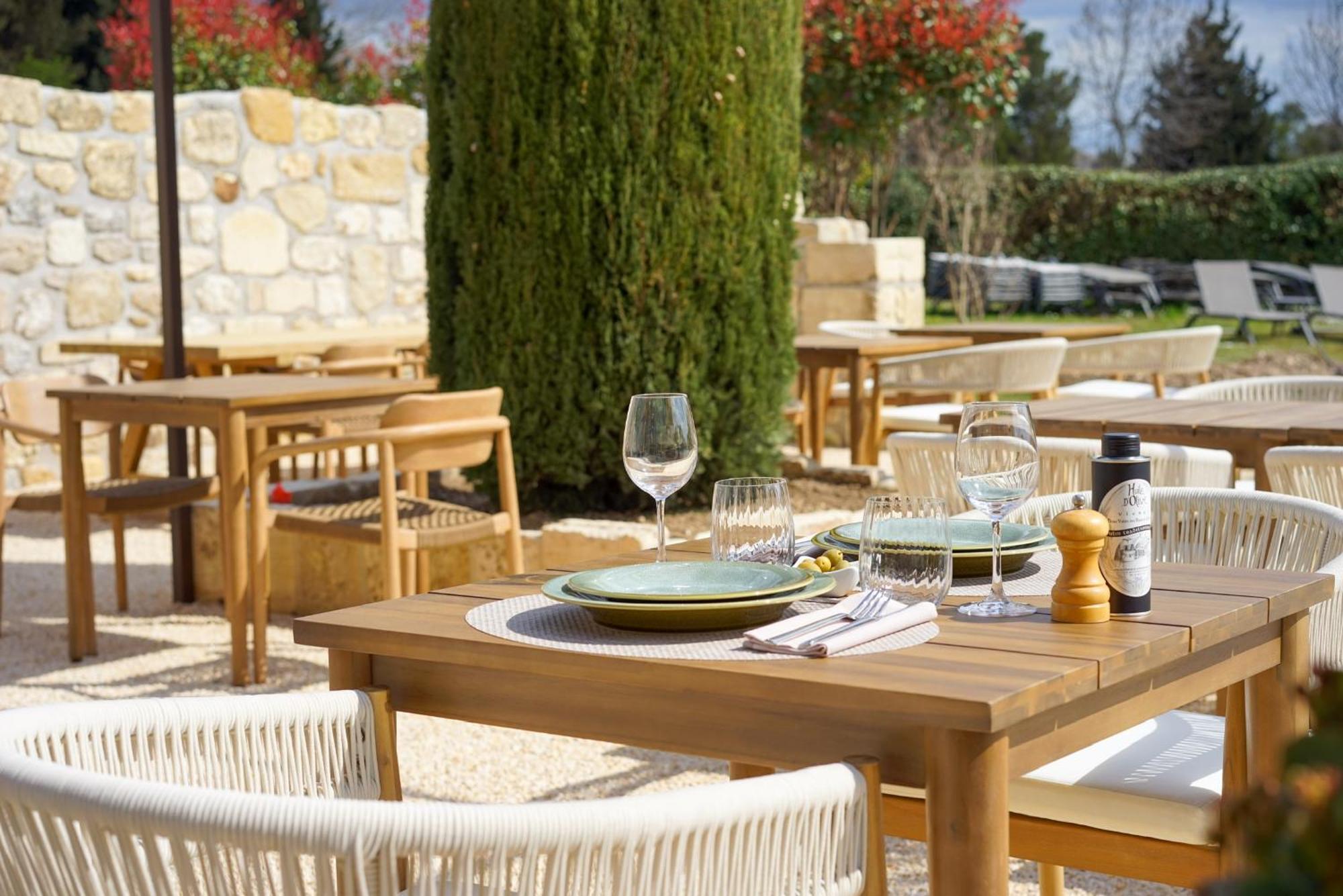Hotel Val Baussenc, The Originals Relais Maussane-les-Alpilles Exterior foto