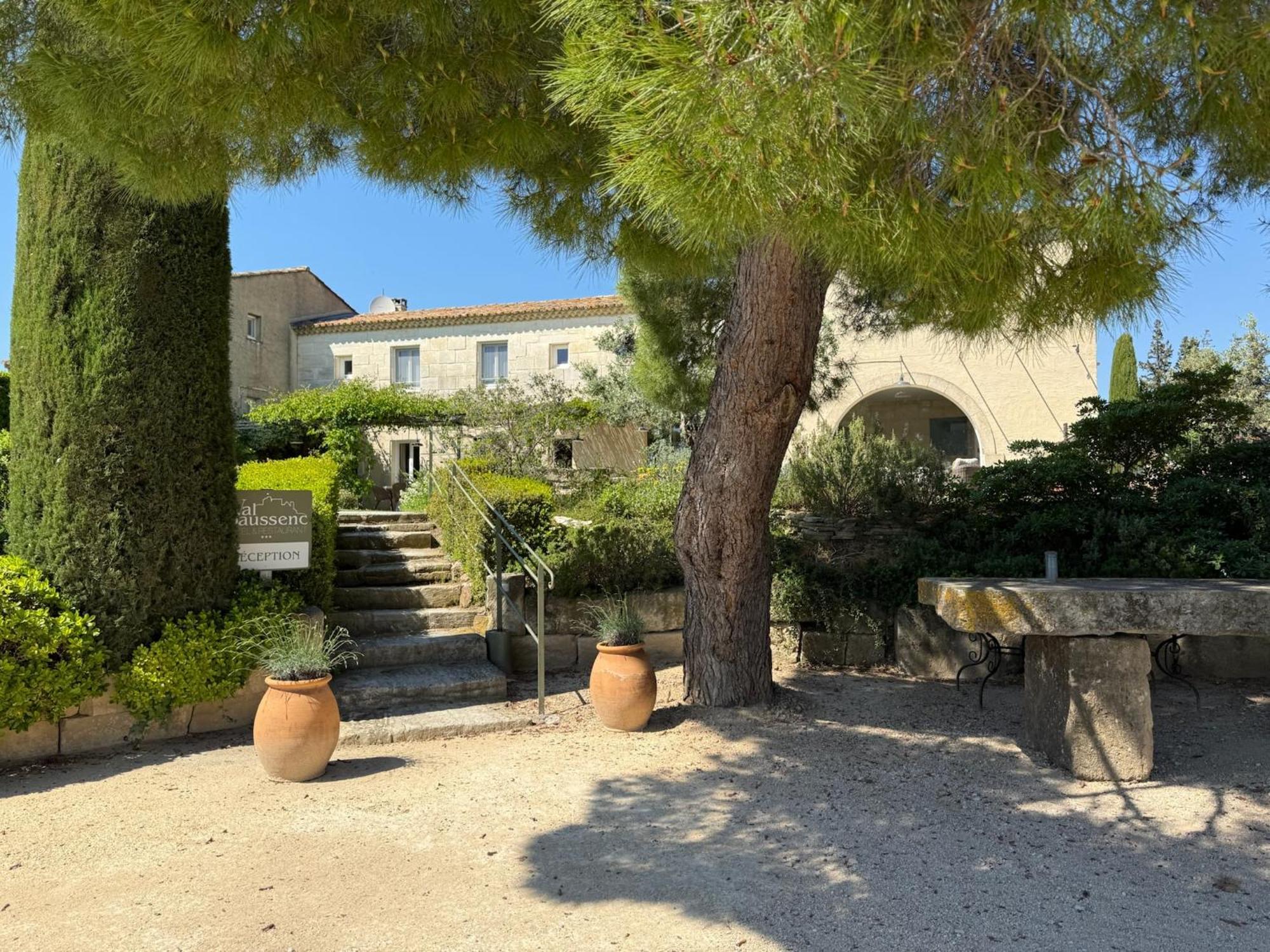 Hotel Val Baussenc, The Originals Relais Maussane-les-Alpilles Exterior foto